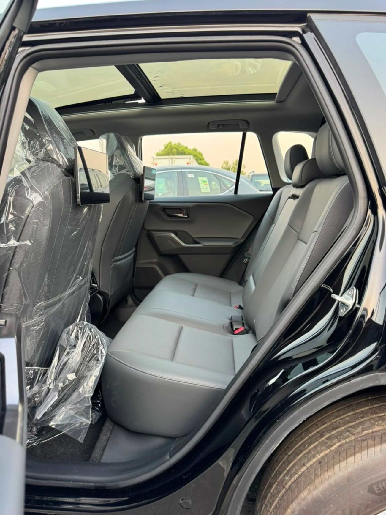 Toyota RAV4 LUXURY TOYOTA RAV4 LUXURY || 2.0L PETROL V4 | RADAR | PANORAMIC ROOF | REAR ENTERTAINMENT SCREEN | FULL OPT