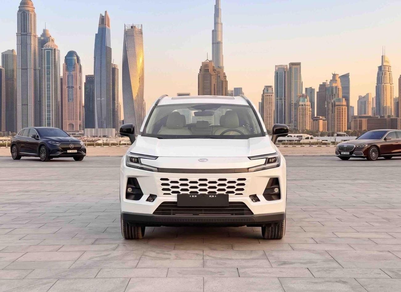 تويوتا راف ٤ XLE HEV 2.5 هجين، فتحة سقف، مقاعد كهربائية، باب خلفي كهربائي 2026