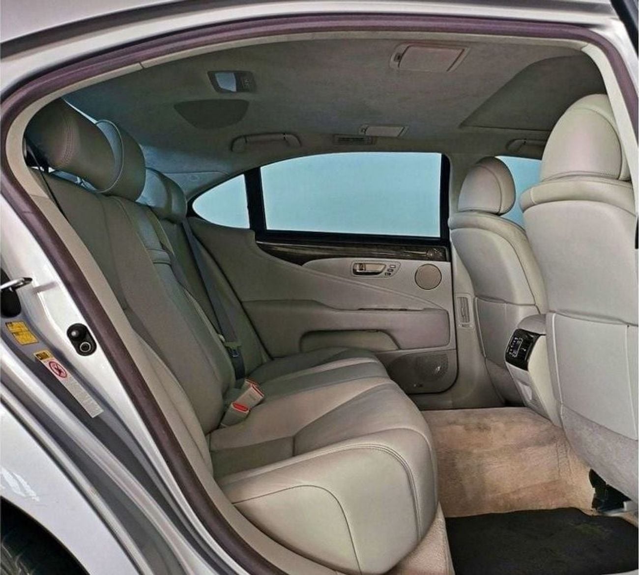 Lexus LS460 PREMIER LWB 4.6L - 8CYL - EXCELLENT CONDITION NO ACCIDENT US SPECS CLEAN TITLE