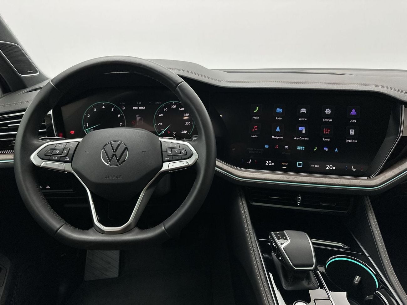 Volkswagen Touareg ELEGANCE ++ – Luxury SUV | Panoramic Sunroof | Varenna Leather | Dynaudio