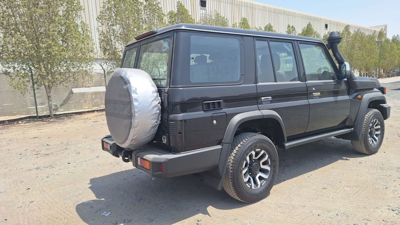 Toyota Land Cruiser 70 LC76 LX