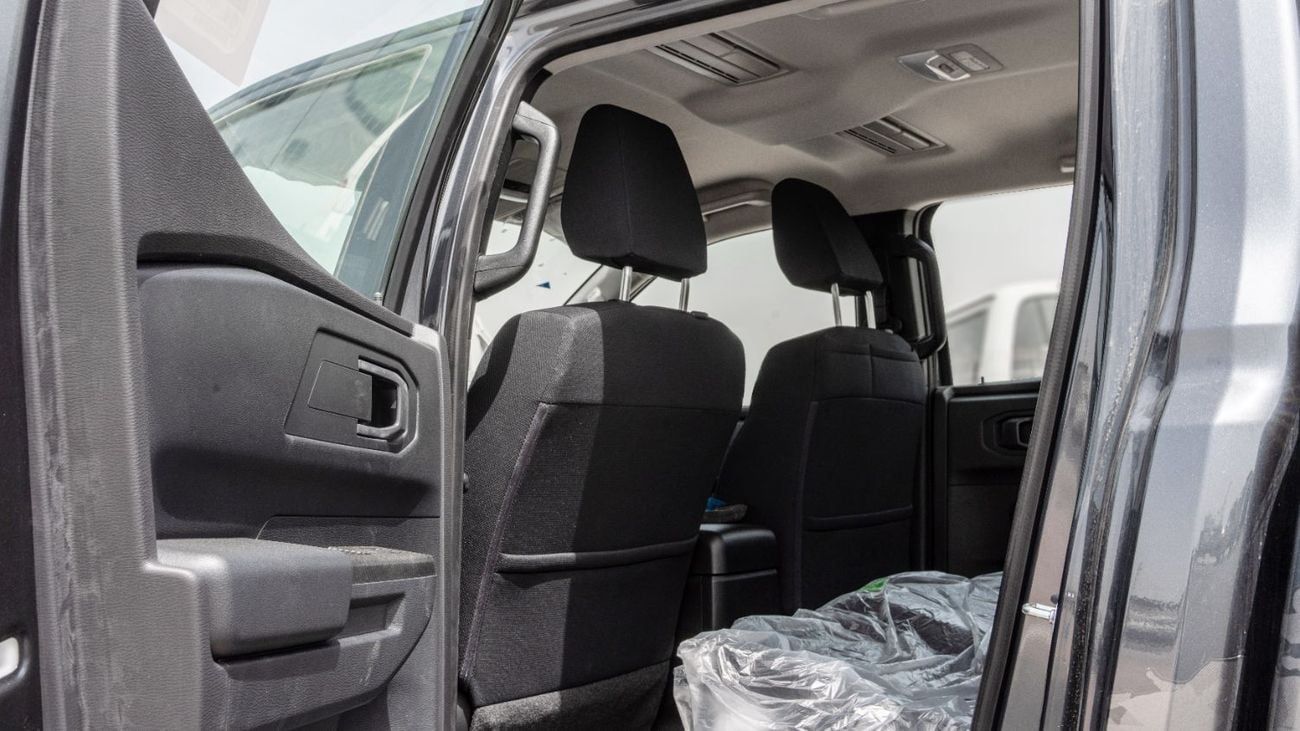 Mitsubishi L200 GL 2026 Mitsubishi L200 GLX 2.4L MT Petrol (Gray-Black)