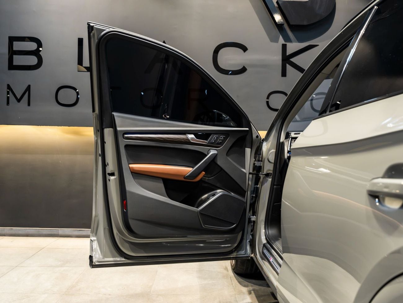 Audi Q5 45 TFSI SPORTBACK S-LINE BUY NOW, PAY 2027 | THE BLACKLINE STANDARD | June 2027 Warranty + Service, GCC, Low KMs