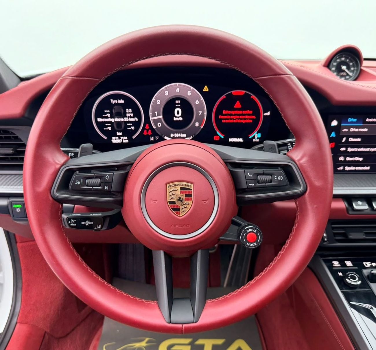 بورش 911 CARRERA بورش 911 كاريرا موديل 2025، ضمان بورش ساري حتى 2026، سجل صيانة كامل لدى بورش، عداد كيلومترات منخفض ج