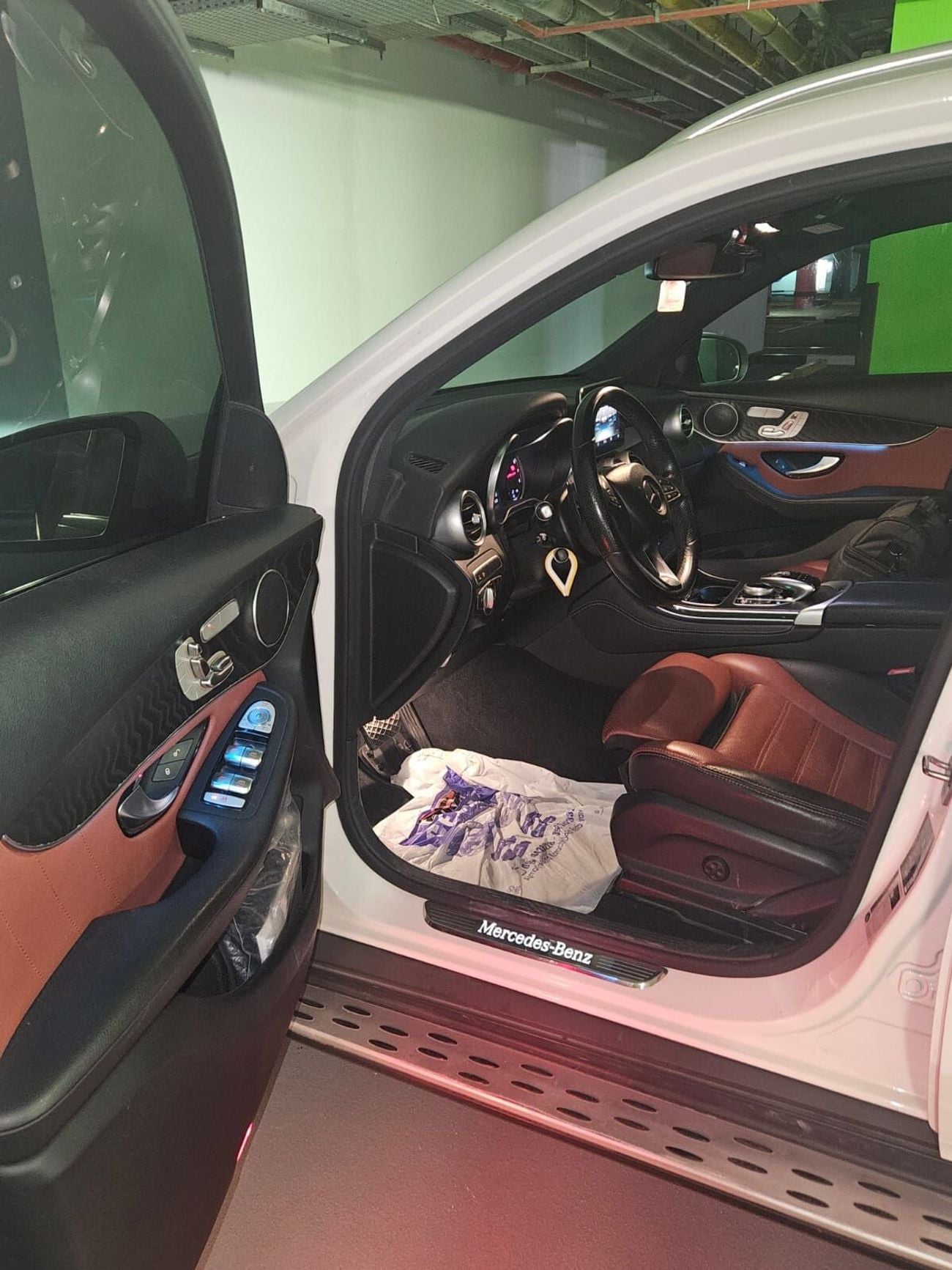 مرسيدس بنز GLC 300 E 4MATIC PREMIUM
