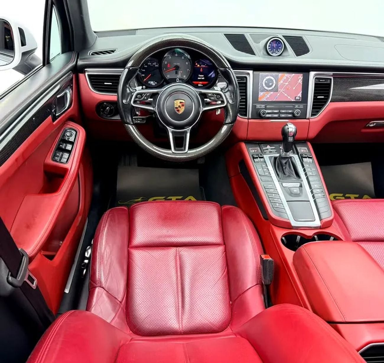 Porsche Macan S, Service History, Carbon Fiber Interior, Fully Loaded, Excellent Condition, GCC