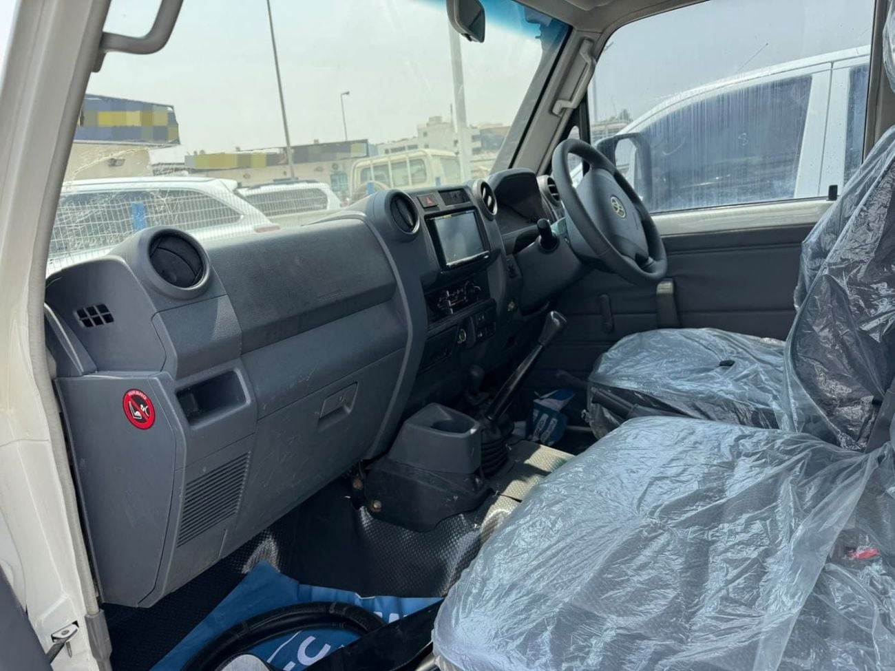 Toyota Land Cruiser Pick Up LX AC PWR OPT