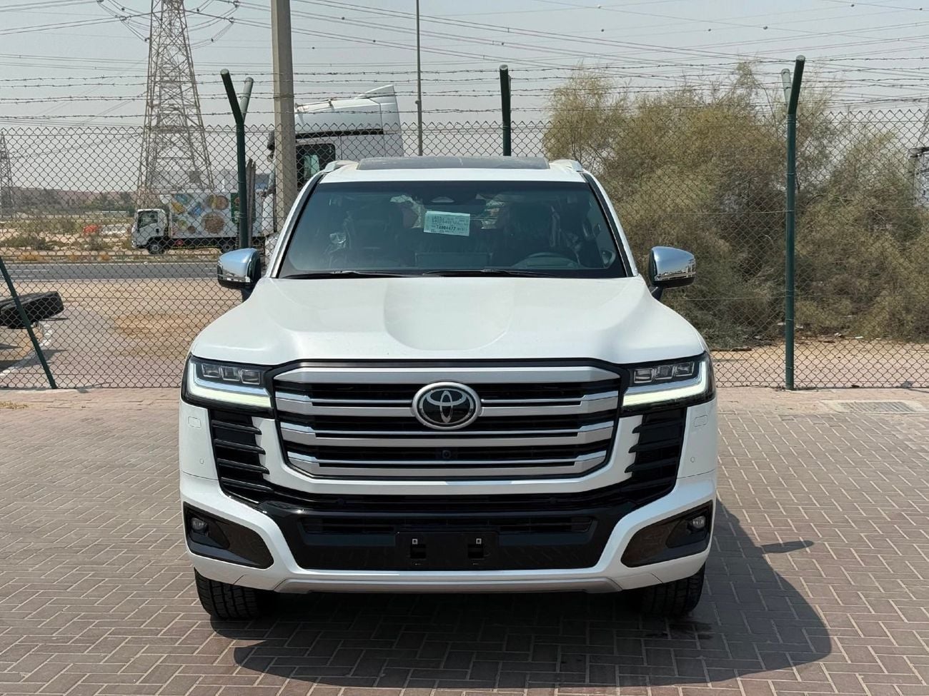 Toyota Land Cruiser VXR 3.5 HYBRID 2026 GCC SPEC WHITE/RED