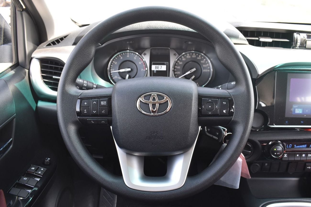 Toyota Hilux GLX MT 2.7 PETROL