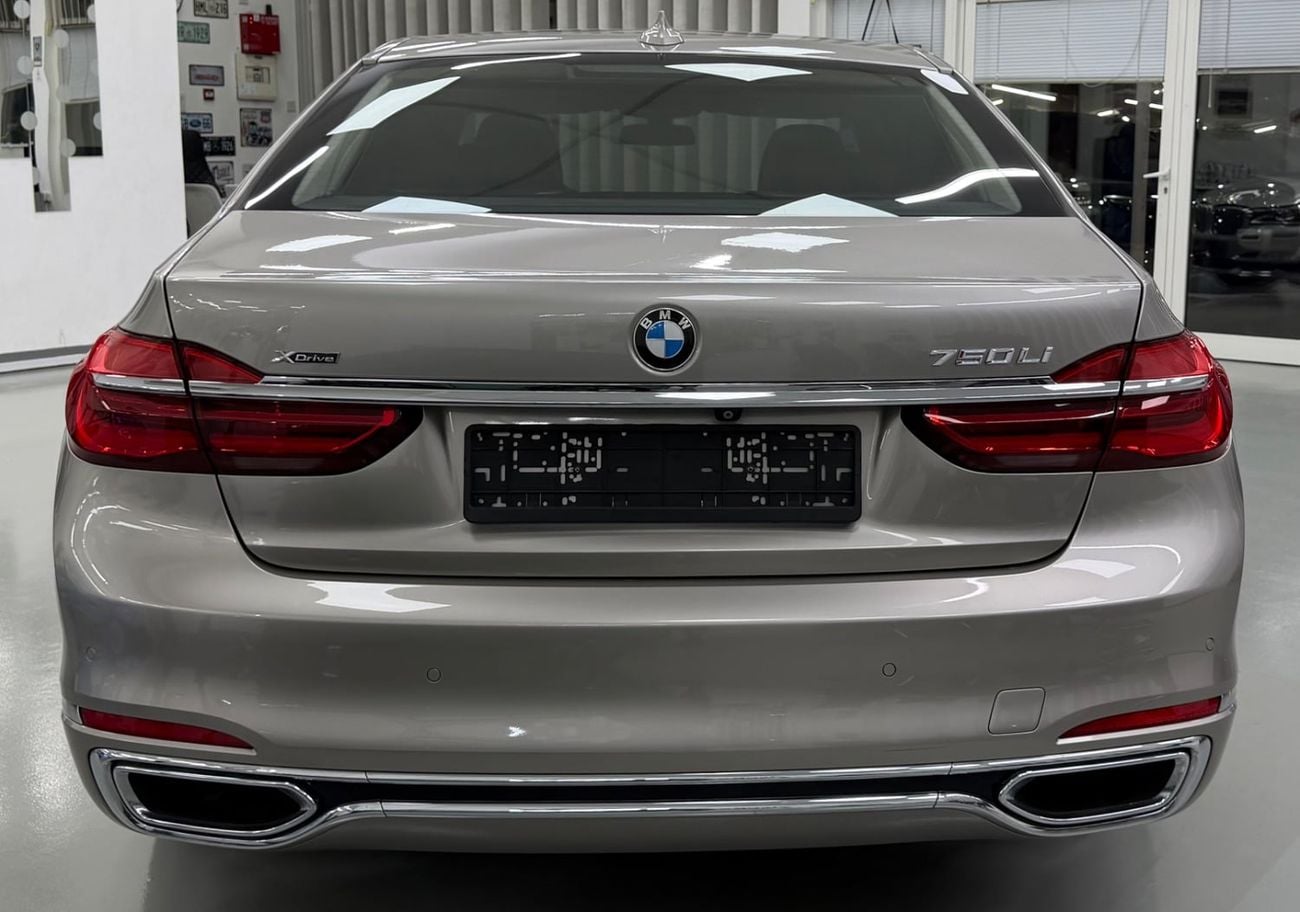 BMW 750Li XDRIVE LUXURY EXECUTIVE GCC .. FSH .. Perfect Condition .. Top Range .. Low Milegea