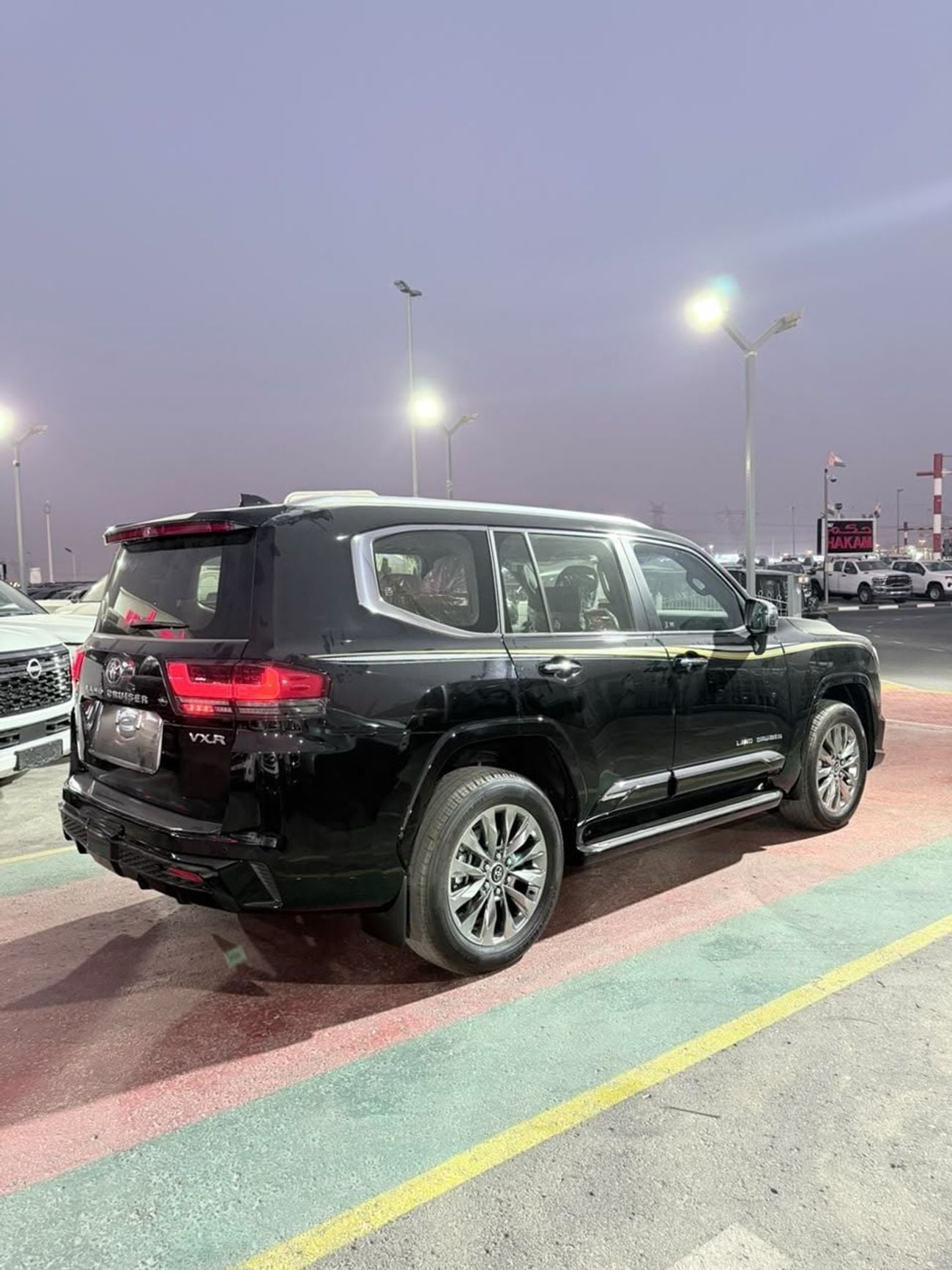 تويوتا لاند كروزر VXR تويوتا LC 300 VXR كاملة المواصفات، خليجية، مزودة بخاصية الإغلاق التلقائي للأبواب