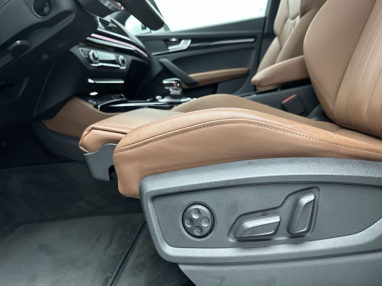 أودي Q5 45 TFSI S-LINE quattro 249hp (Ref# 27098)