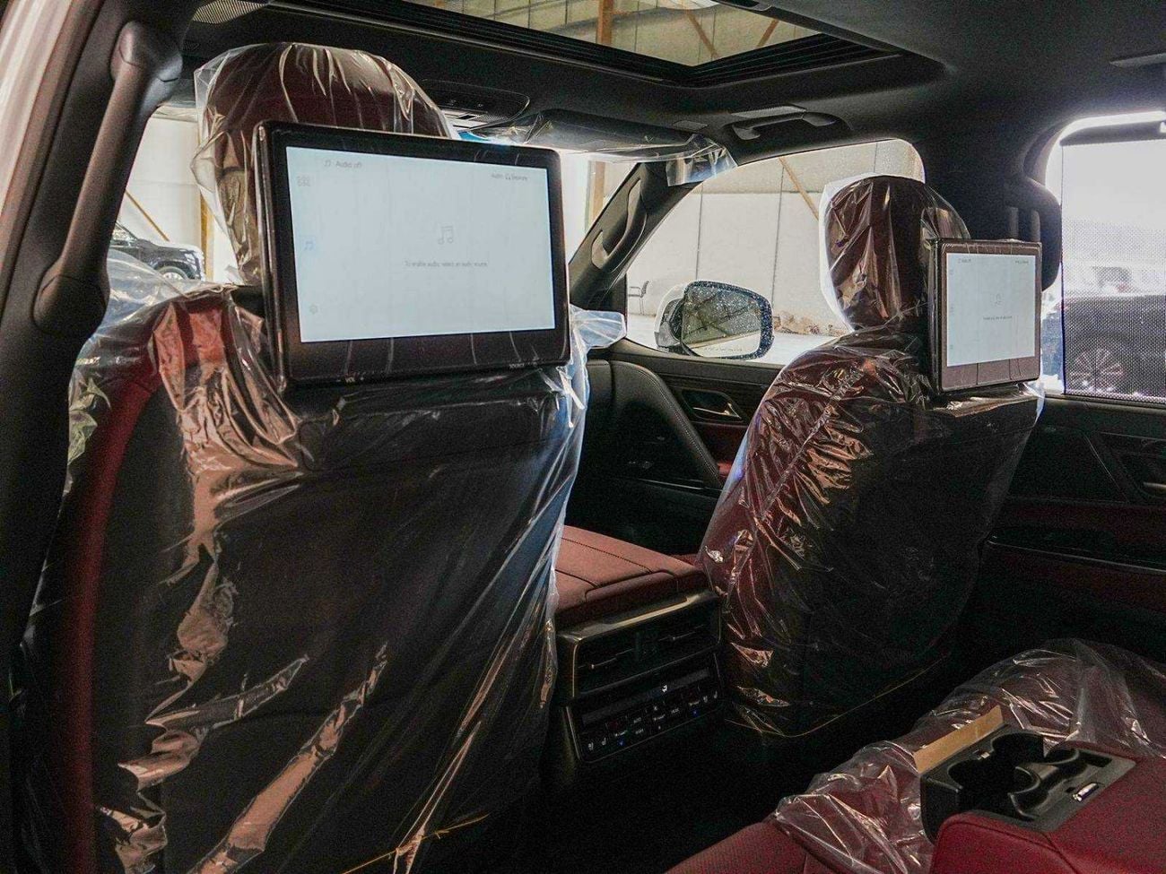 Lexus LX600 URBAN