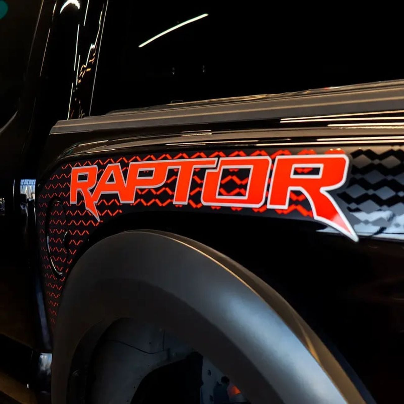 Ford F-150 RAPTOR CREW CAB LUX AED 4,407 pm • 0% Downpayment • Agency Warranty And Service Packa