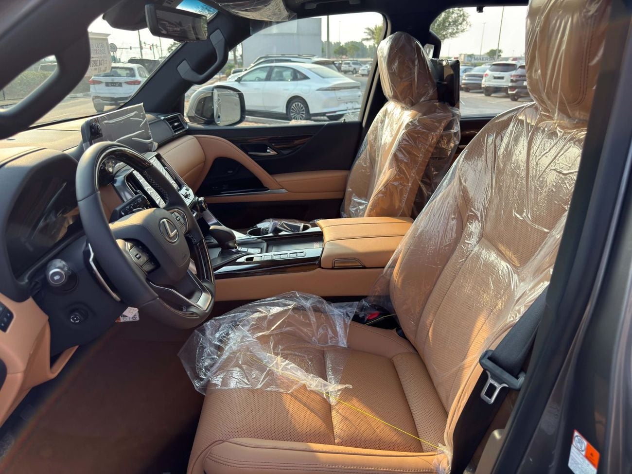 Lexus LX700h SIGNATURE BRAND NEW GCC SPEC UNDER WARRANTY AND SERVICE