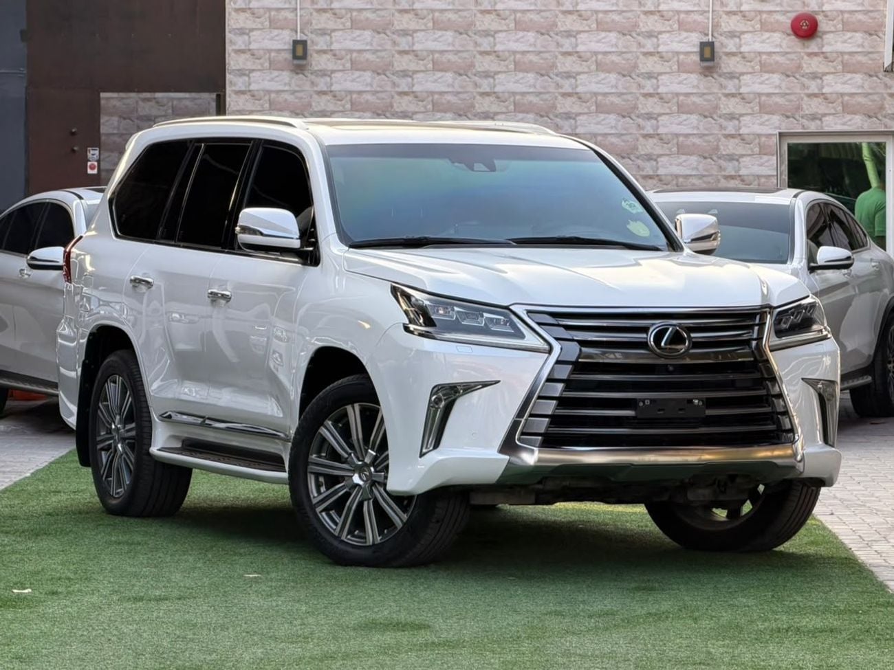 Lexus LX570 PLATINUM