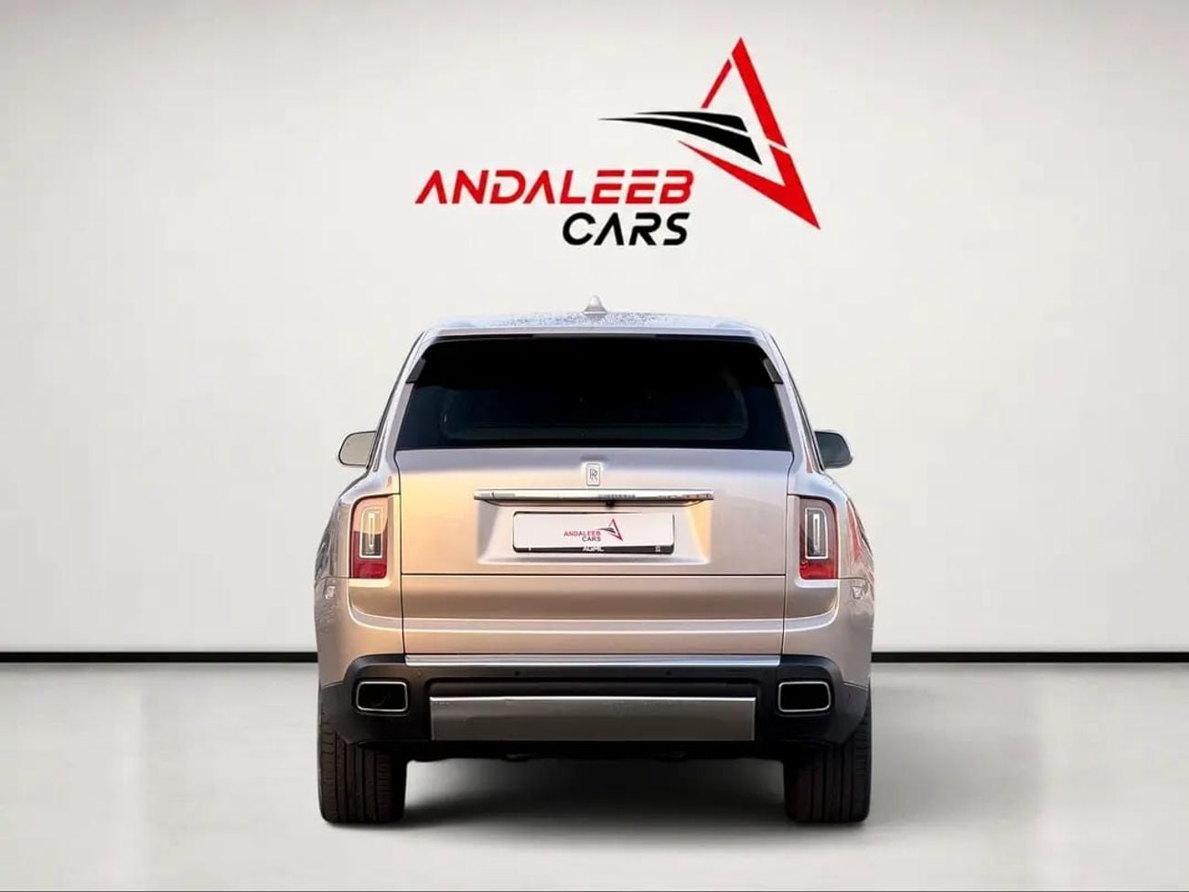 Rolls Royce Cullinan SILVER BADGE | GCC | ORIGINAL PAINT | AGMC SERVICE CONTRACT