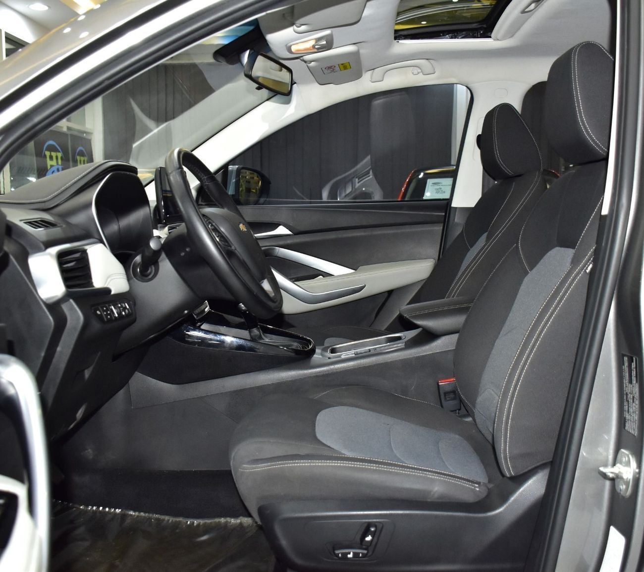 Chevrolet Captiva PREMIER EXCELLENT DEAL for our Chevrolet Captiva (2023 Model) in Grey Color GCC Specs