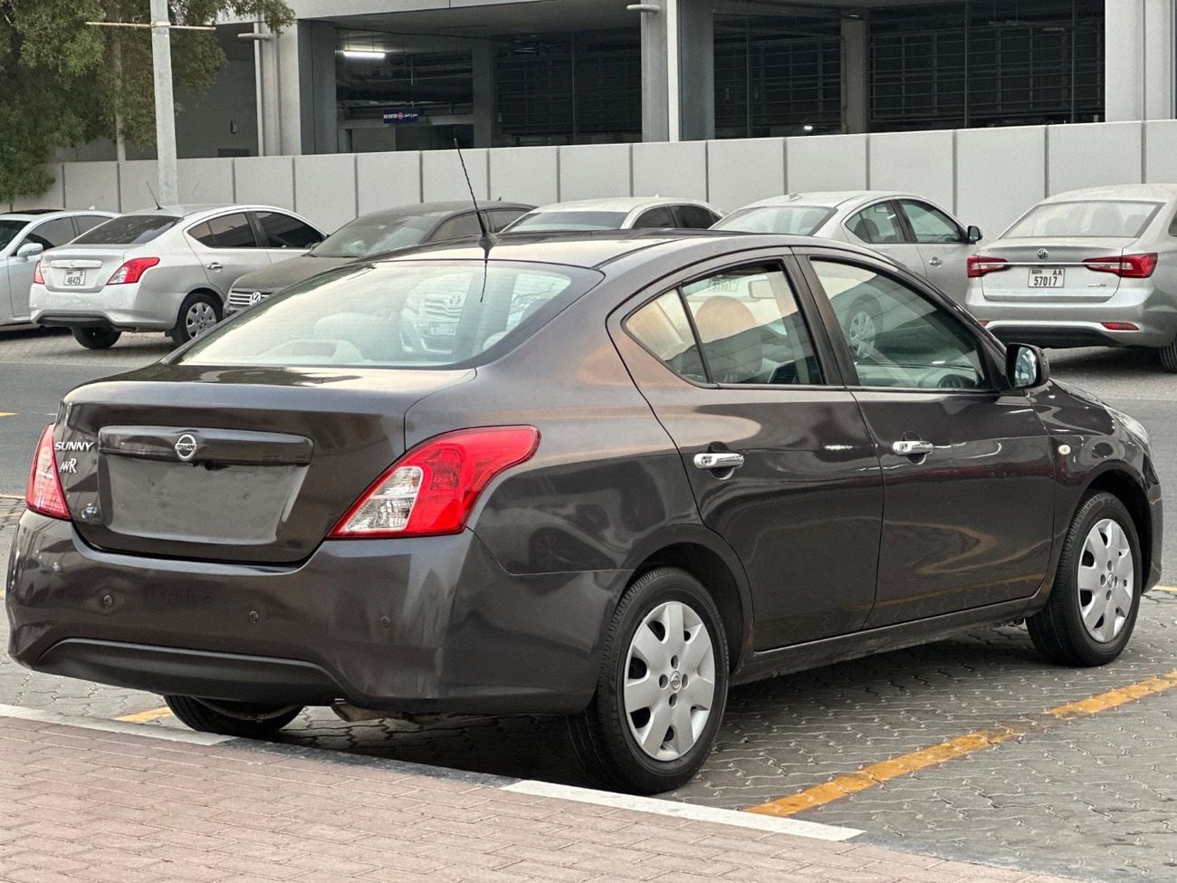 Nissan Sunny SV