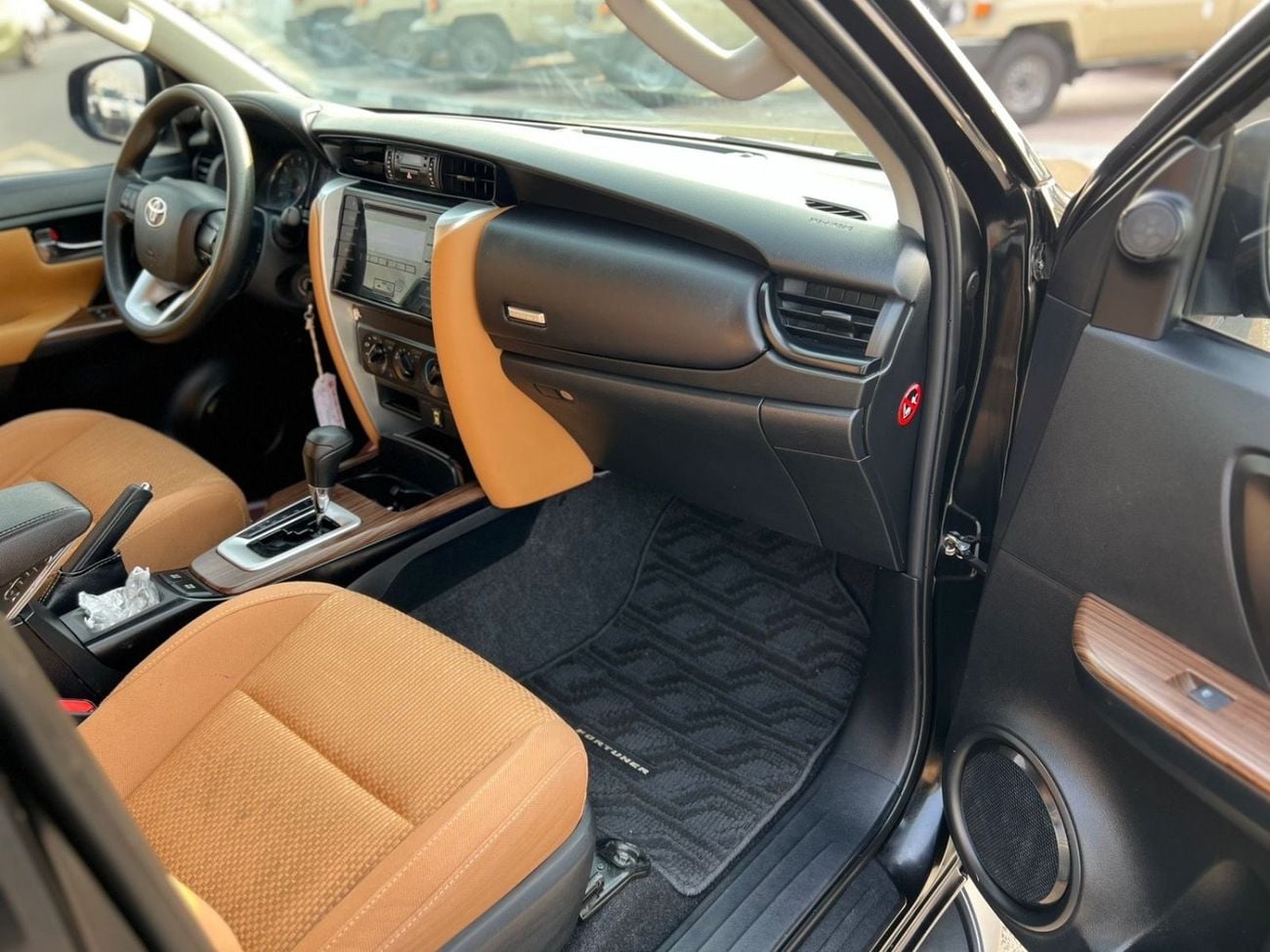 Toyota Fortuner EXR 2016 Toyota Fortuner EXR 2.7L V4 - AWD 4x4 - Rear Sensor -