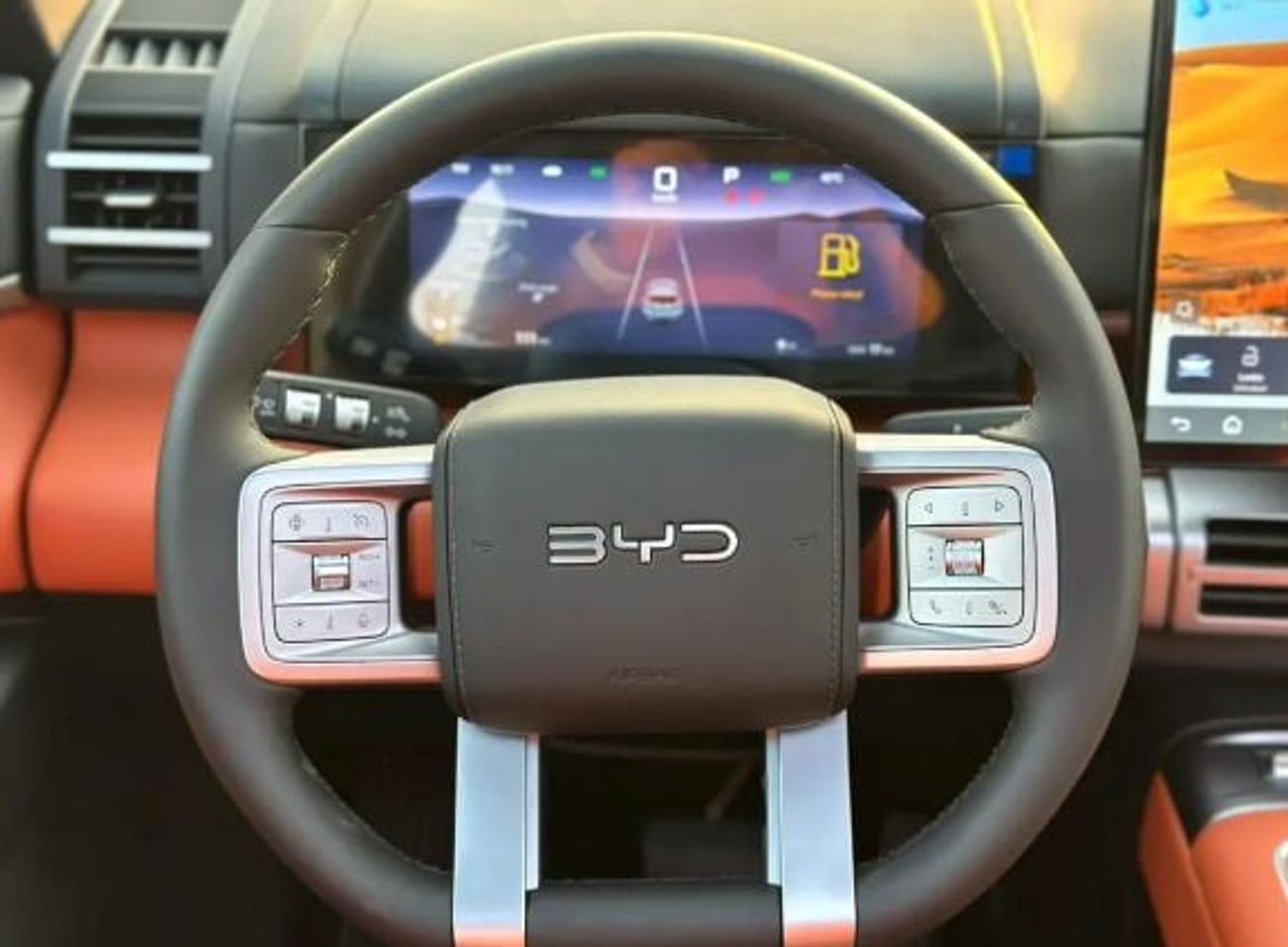 بي واي دي Ti 7 Ultra ECTB - 6. BYD Ti 7 Ultra Trim Full Options – 1.5L Hybrid Auto AWD – أسود مع برتقالي