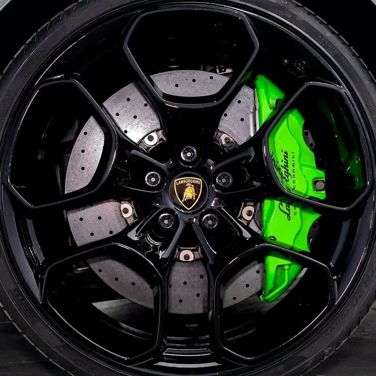 Lamborghini Huracan LP610-4 LP 610-4 • AWD 5.2 V10 • GCC Specs • Full History • Only 38KM