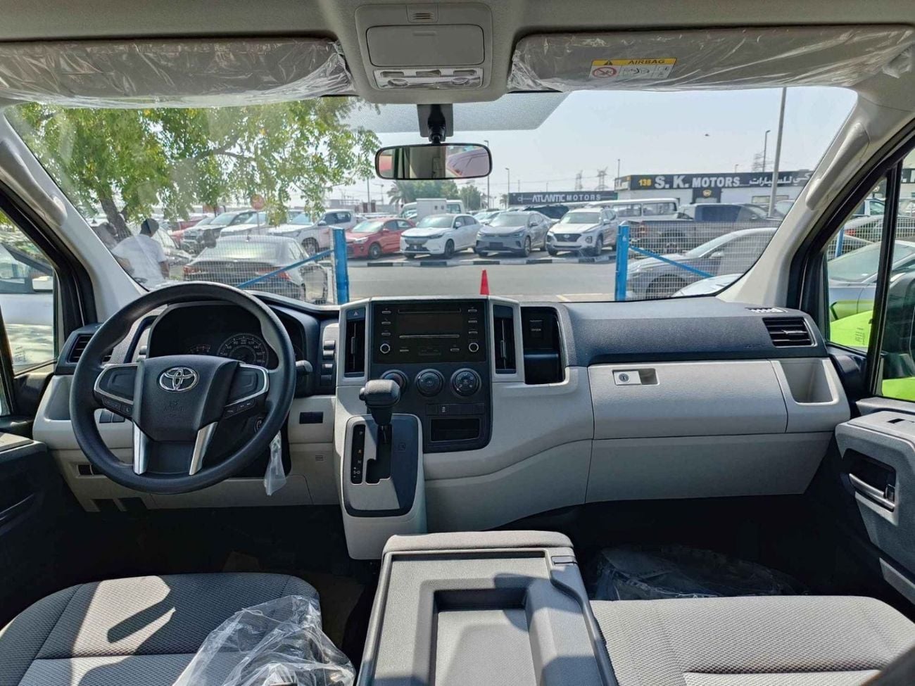 Toyota Hiace TOYOTA HIACE CARGO LOW ROOF || 3.5L PETROL A/T V6 (CODE # HCLRAE)