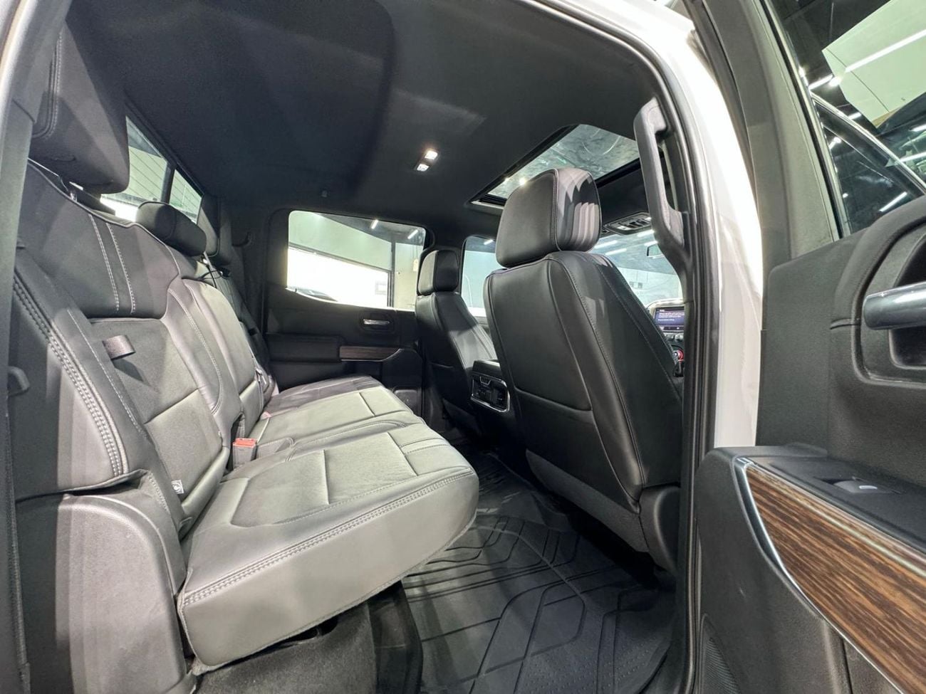 شيفروليه سيلفارادو 1500 CREW/CAB HIGH COUNTRY