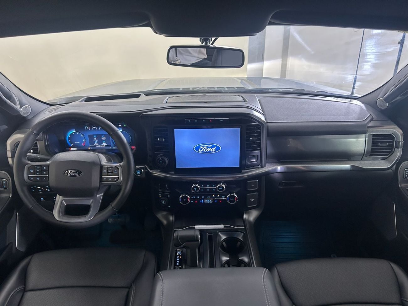 Ford F-150 LARIAT SUPERCREW PB /1524H / AL TAYER MOTORS /AL QOUZ SHOWROOM