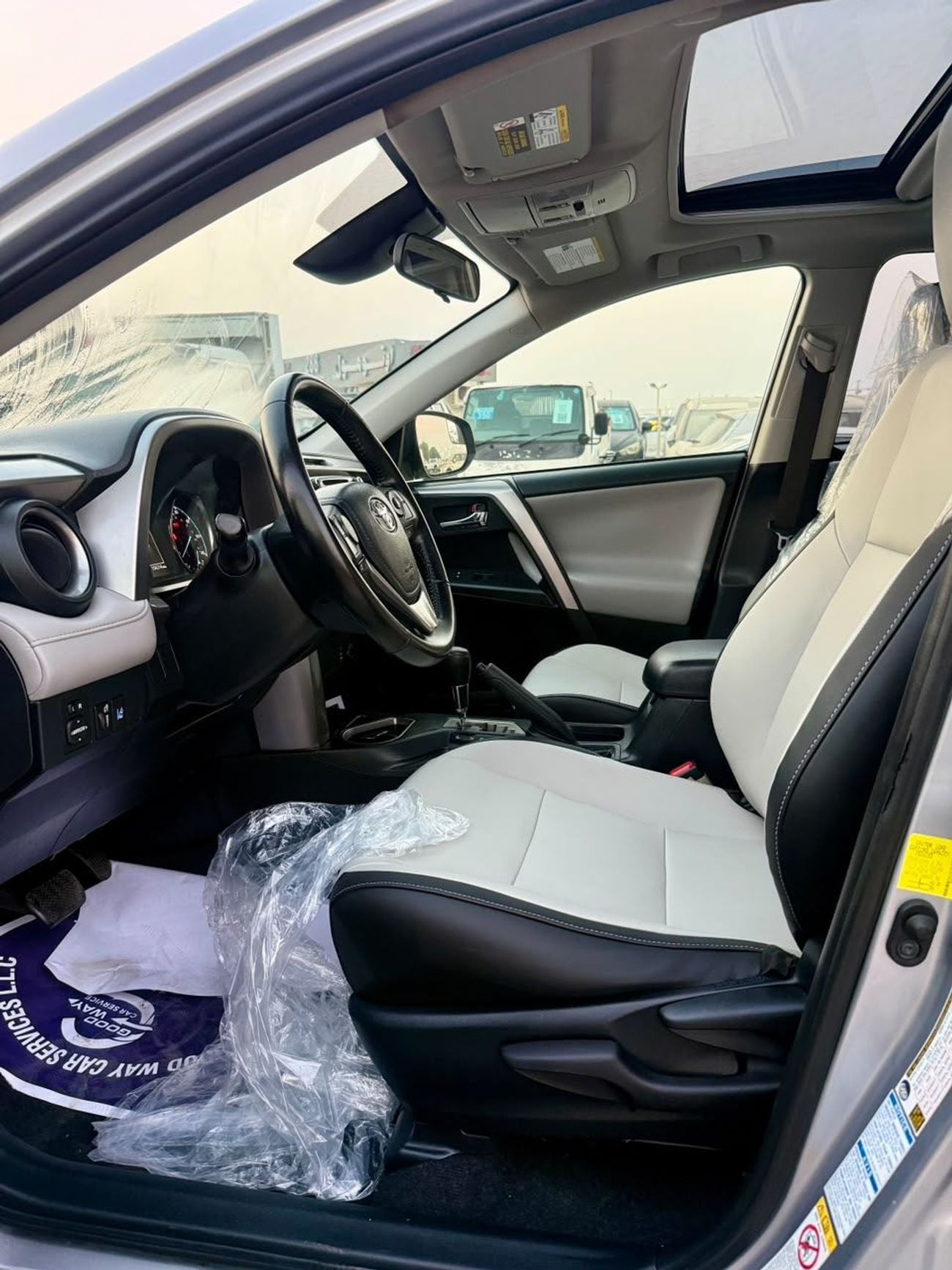 Toyota RAV4 XLE RAV4 XLE HV 4X4