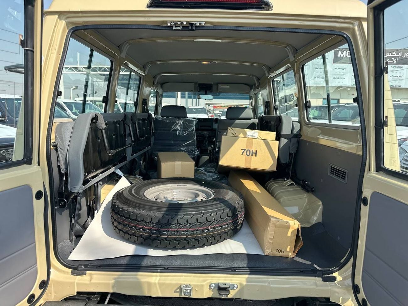 Toyota Land Cruiser 70 LC 78 HARDTOP 4.0L AT