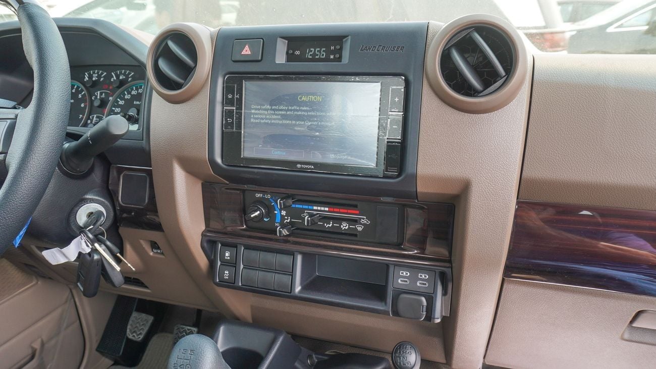 تويوتا لاند كروزر بيك آب 4.0L Oman Specs