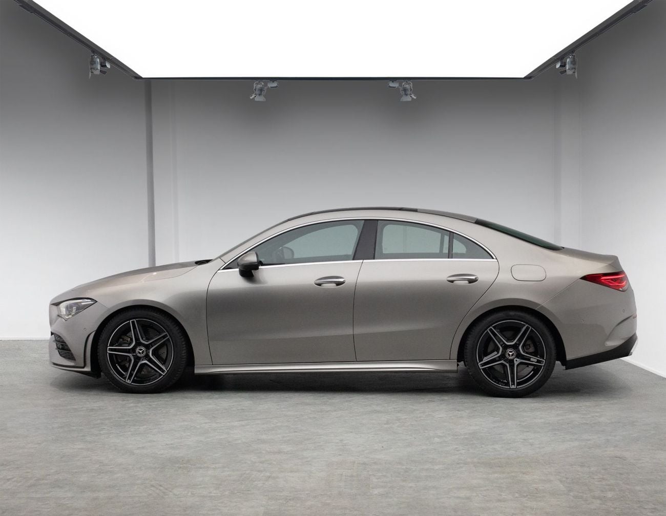 Mercedes Benz CLA250 STANDARD