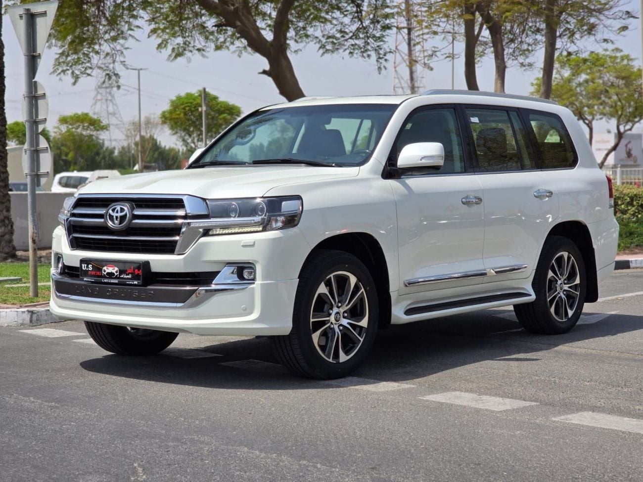 تويوتا لاند كروزر GXR GT سيارة GXR جراند تورينج بمواصفات GCC بحالة ممتازة