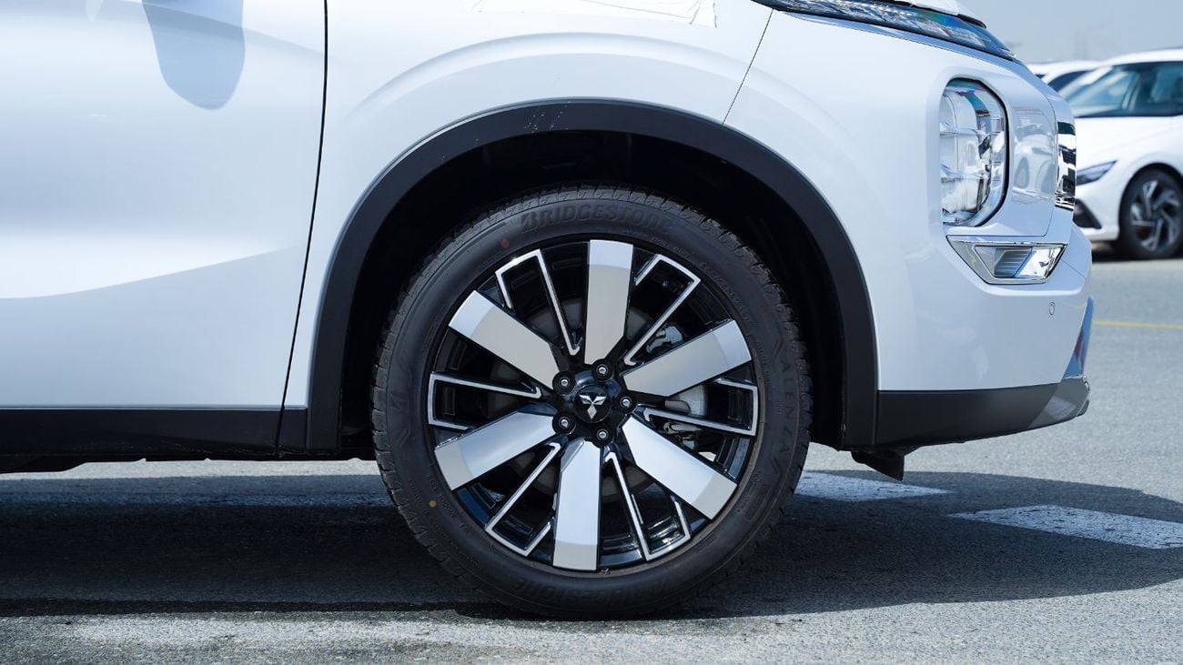 Mitsubishi Outlander Brand New – 2.5L Petrol 4WD Automatic – G06 – GCC 2026 – Export Only