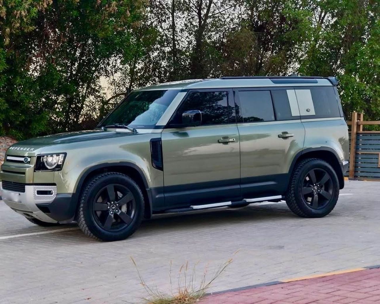 Land Rover Defender 110 HSE P400