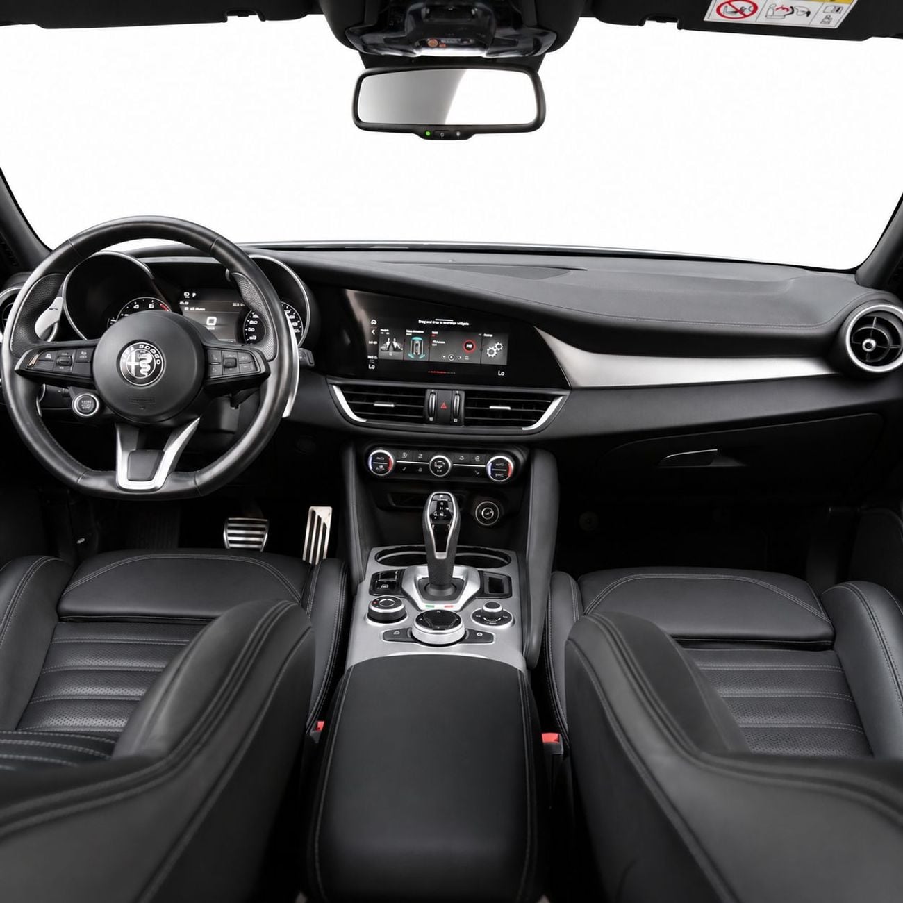 ألفا روميو جوليا VELOCE 1724 مساءً • بدون دفعة أولى • ألفا روميو جوليا فيلوسي • ضمان وعقد خدمة من الوكالة