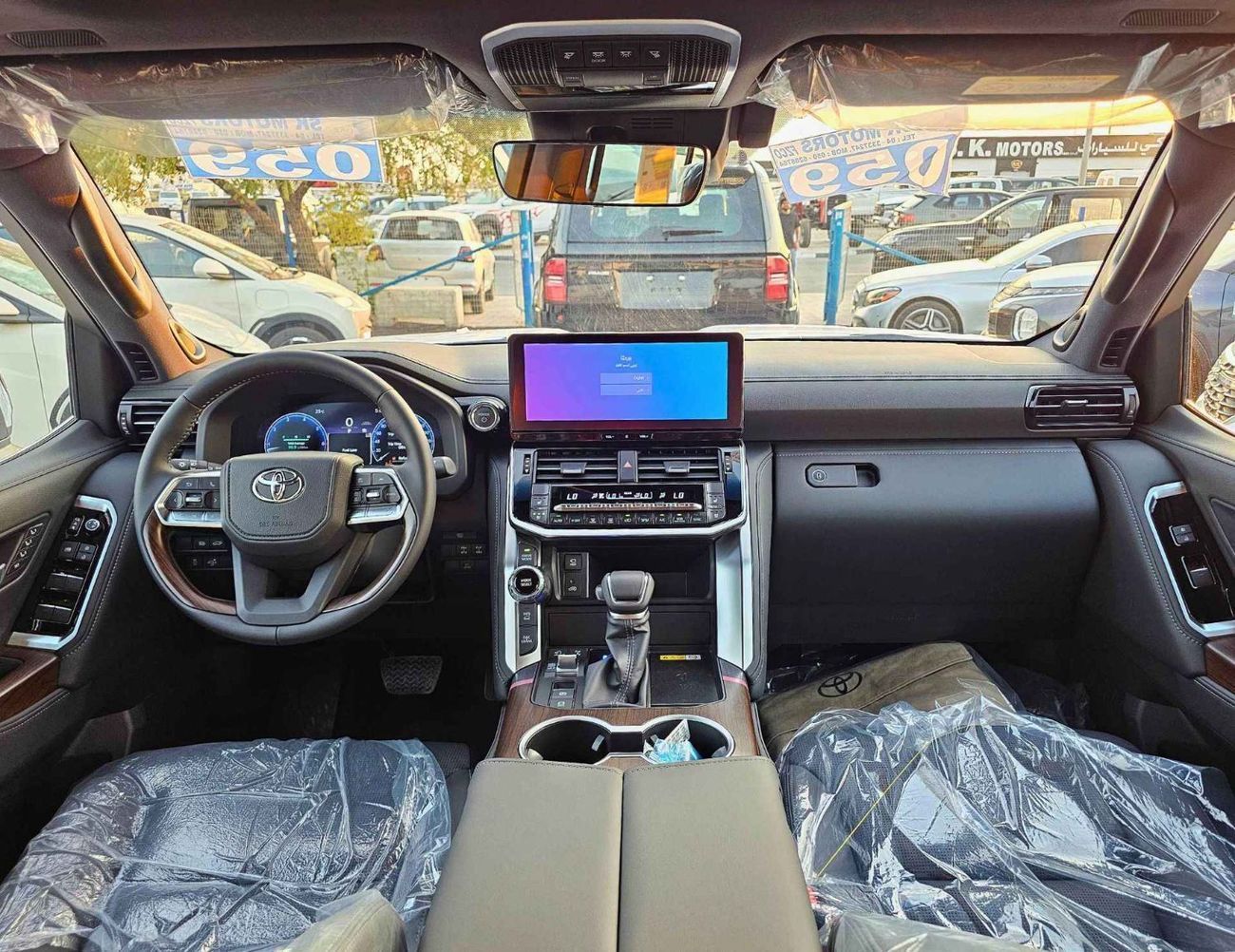 تويوتا لاند كروزر VX HYBRID / 3.5L V6 PETROL /RADAR/BIG DVD/JBL SPKRS/COOL BOX/LETAHER WITH MEMORY SEATS (CODE#VXH25)