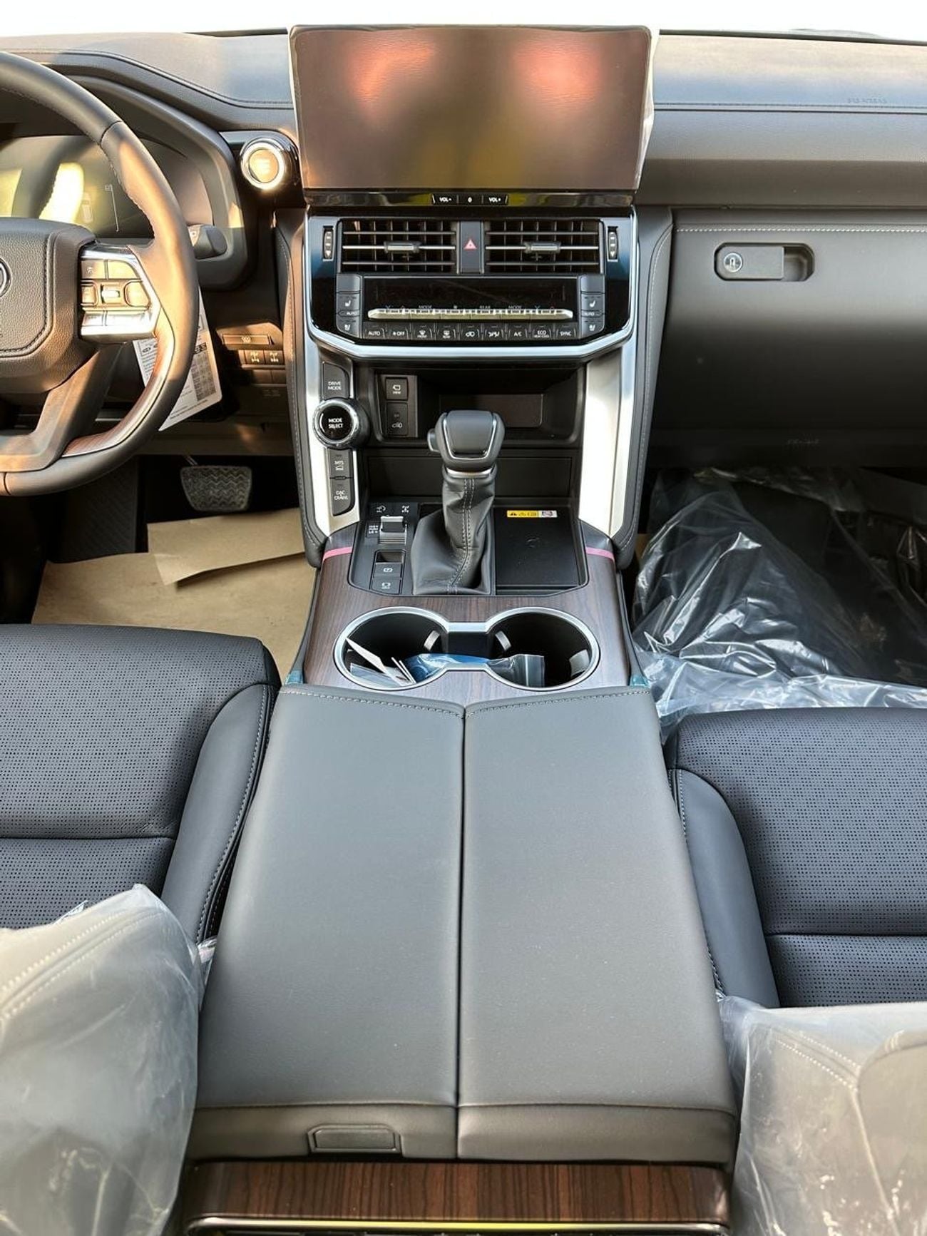Toyota Land Cruiser VX 3.5 PETROL 26/26
