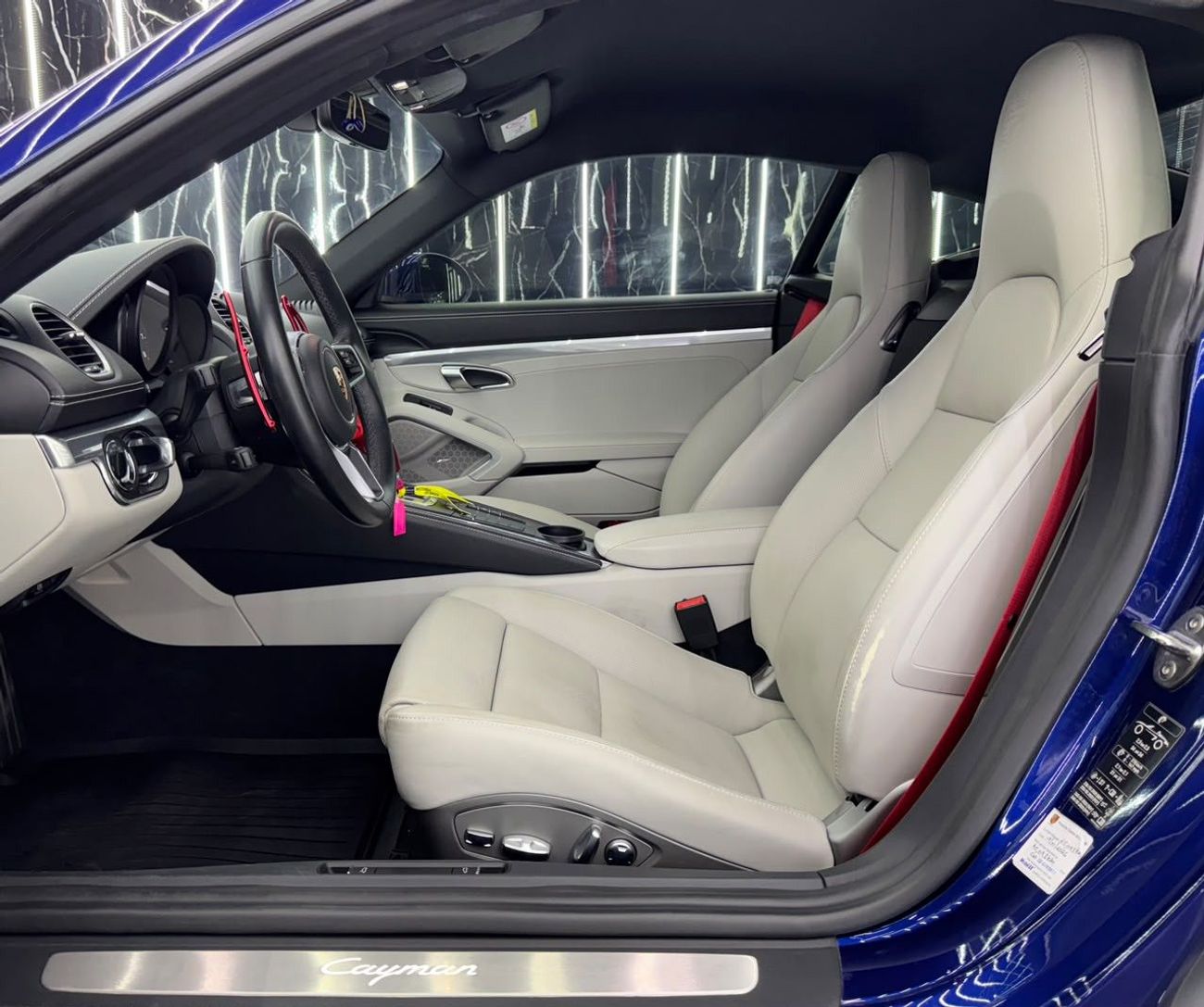 Porsche 718 Cayman Style Edition