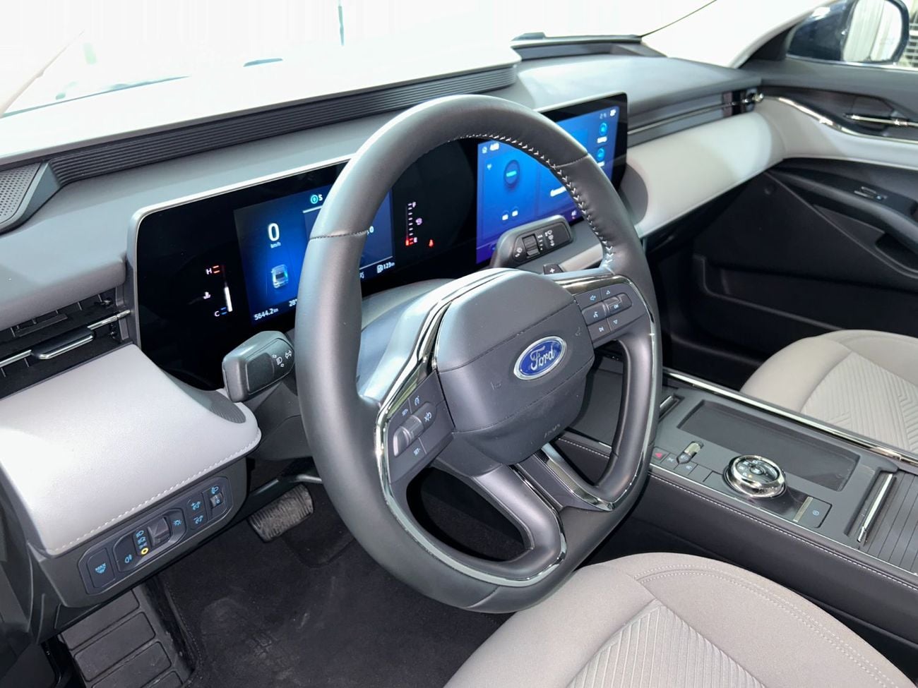 Ford Taurus TREND FH-TPC1225N/AL TAYER MOTORS/ AL QOUZ SHOWROOM