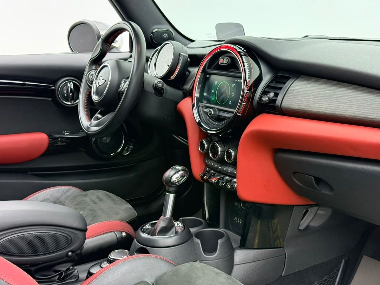 Mini John Cooper Works STANDARD 2018 Mini Cooper John Cooper Works, Service History, Fully Loaded, Excellent Condition, GCC