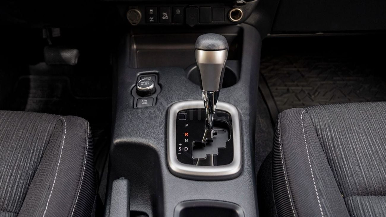 Toyota Hilux HILUX DC 2.8 DIESEL MEV AT 4WD | 2-YEAR WARRANTY + SERVICE AVAILABLE | IN-HOUSE FINANCING | 0% DOWN