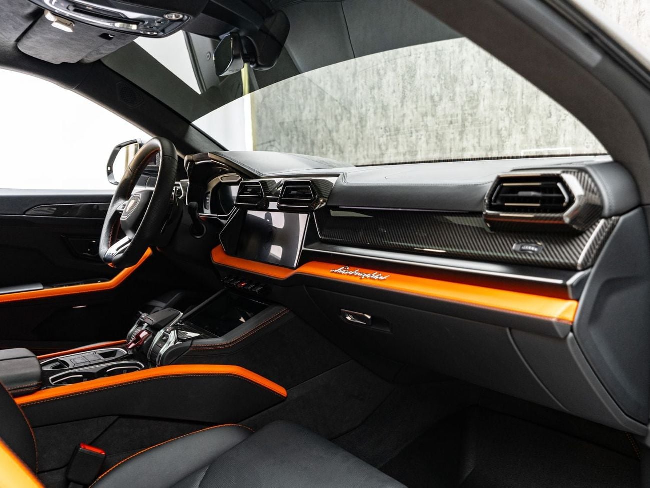 Lamborghini Urus SE BUY NOW, PAY 2027 | THE BLACKLINE STANDARD | 2025 Lamborghini Urus SE, 2030 Lamborghini Warranty