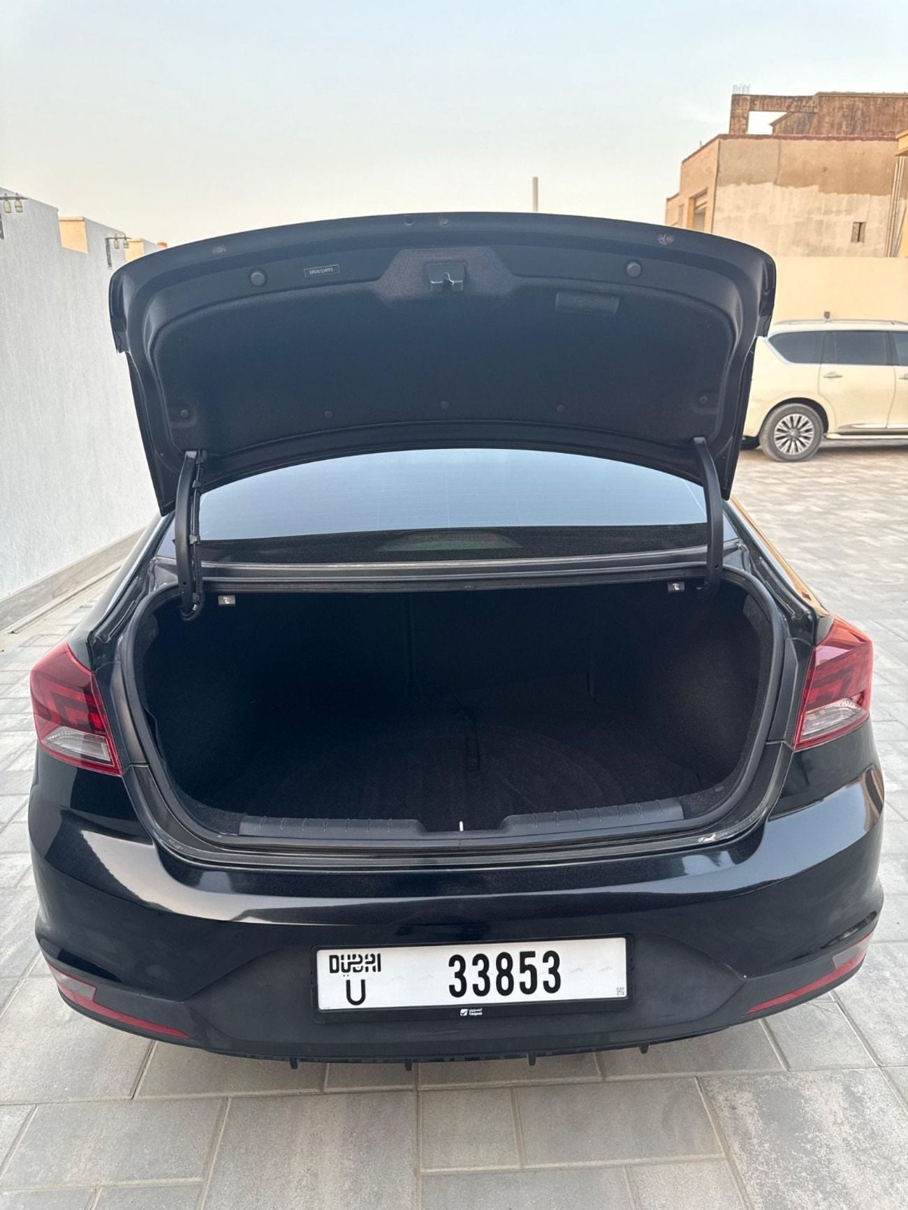 هيونداي إلانترا SEL
