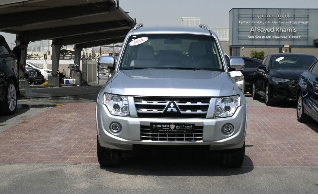 ميتسوبيشي باجيرو GLS MIDDLINE 5 -DOOR -3.5 - نظام الدفع الرباعى - SUV بترول - أوتوماتك - 3.5-6 V