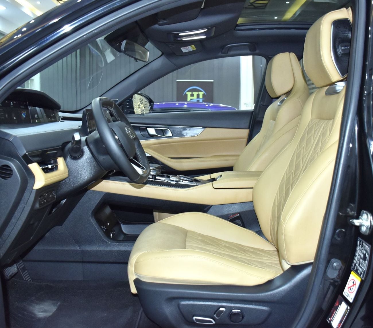 Changan UNI-K LIMITED EXCELLENT DEAL for our Changan UNI-K AWD ( 2025 Model ) in Black Color GCC Specs
