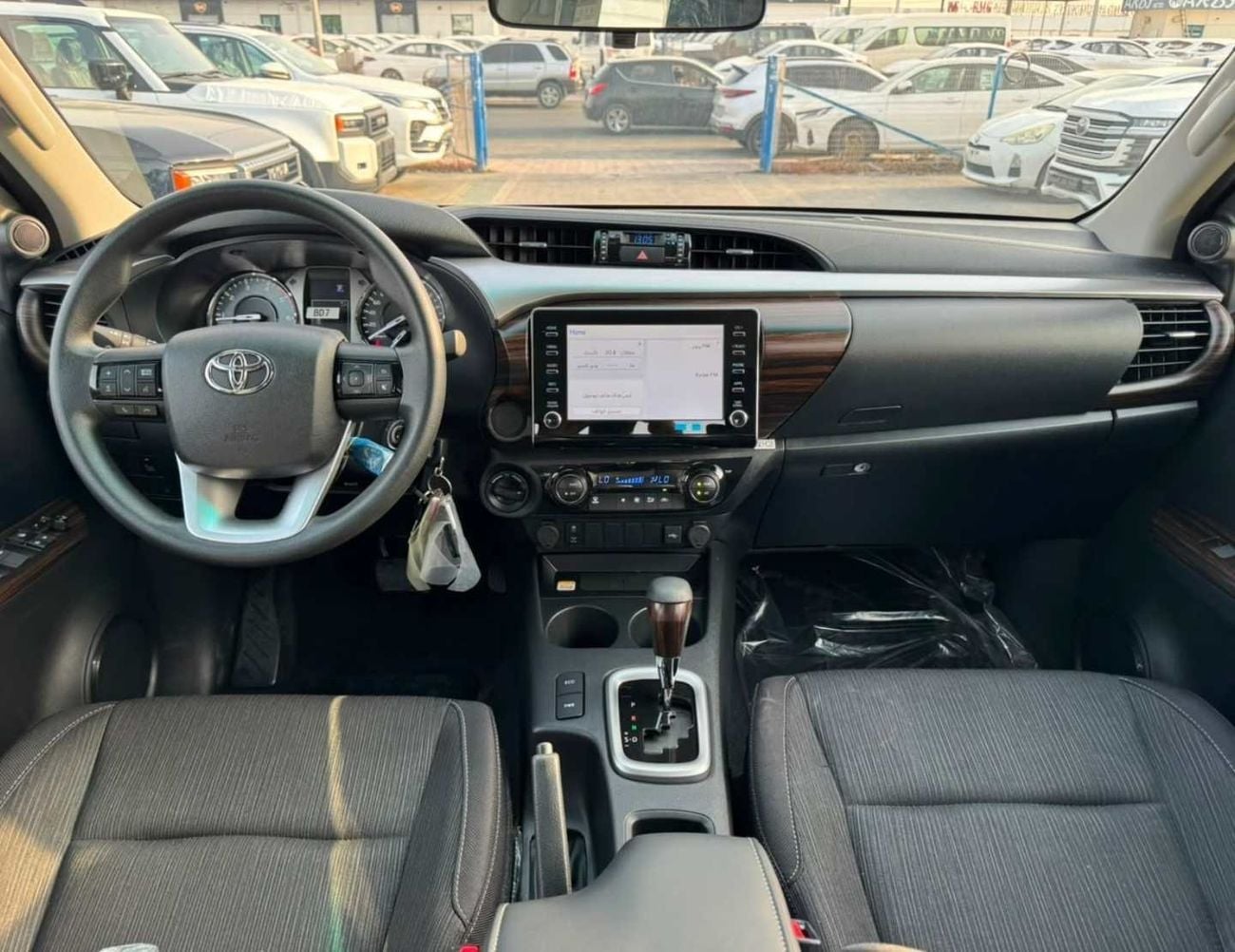 Toyota Hilux SR5 DOUBLE CABIN || 2.8L V4 DIESEL || BLIND SPOT | (CODE # HDAH1)
