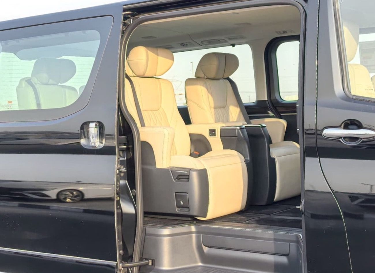 تويوتا جرافينا | 3.5L V6 PETROL | VIP SEATS |360*CAMERAS | GCC SPECS | MY2026