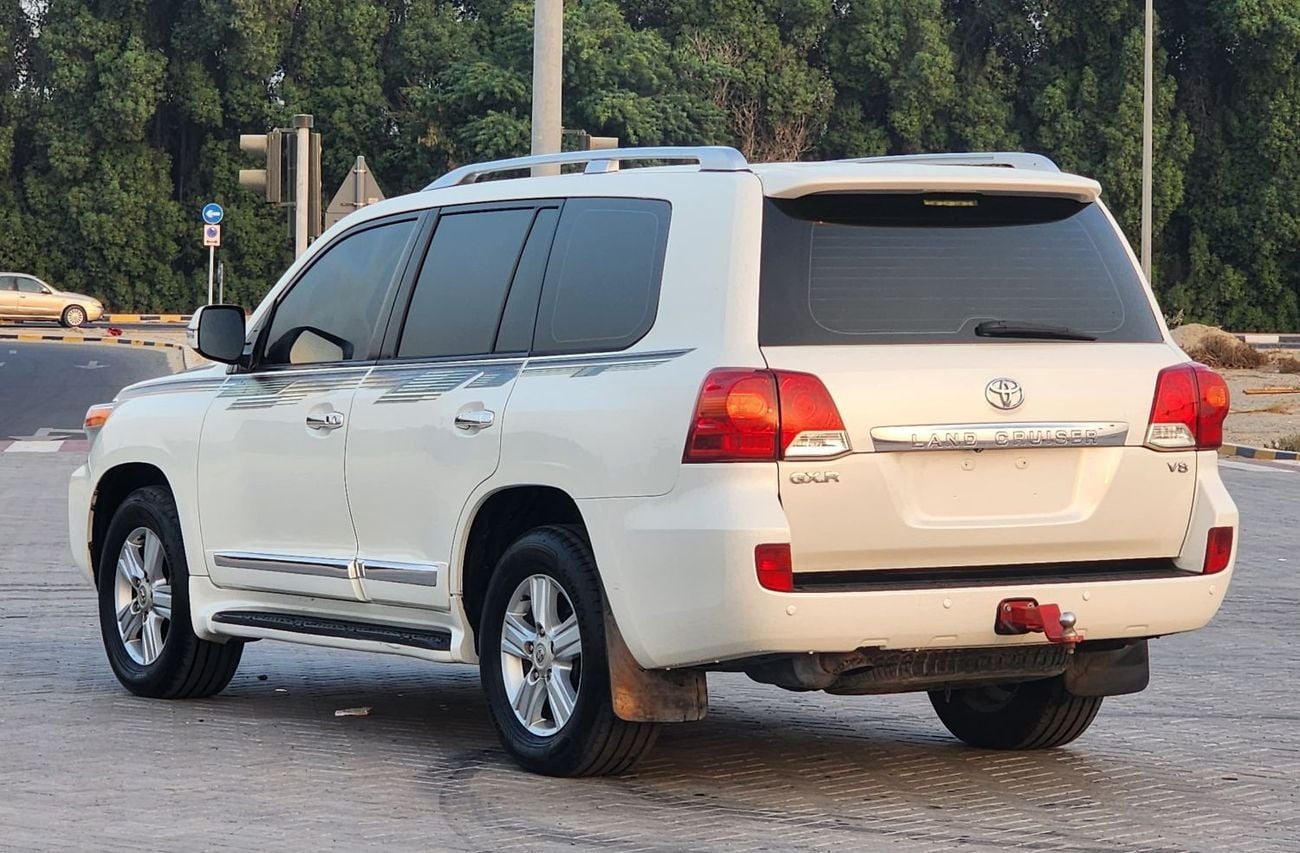 Toyota Land Cruiser GXR V8